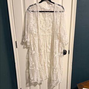 🌵LC Lauren Conrad White Lace Overlay